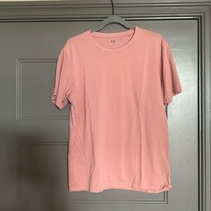 Uniqlo Men’s T shirt in Salmon, Large